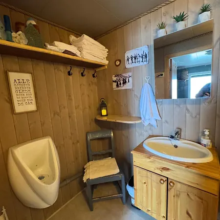 Rauvassgarden, Romslig, 5 Sov, Kjokken, Wifi * Raudvatnet